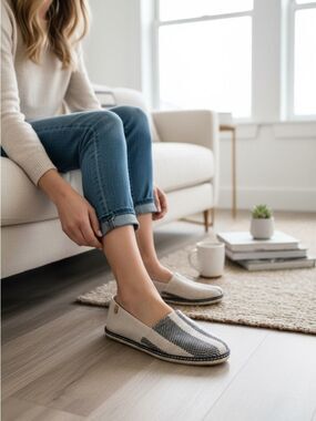 Eric Michael Women's Beige Canvas Slip-On Espadrille Flats EU 40 US 9.5 - 10